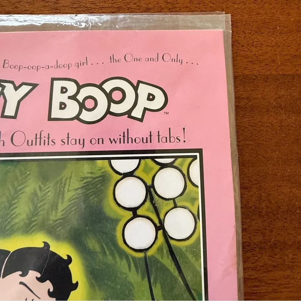 Vintage 2003 Betty Boop Magnetic Magic Paper Doll With 14 Movie Costumes Sealed